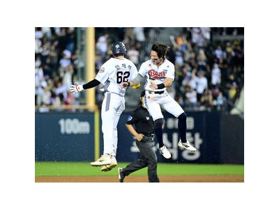 두산 4위 희망 이어가며 KIA 꺾고 끝내기 승리