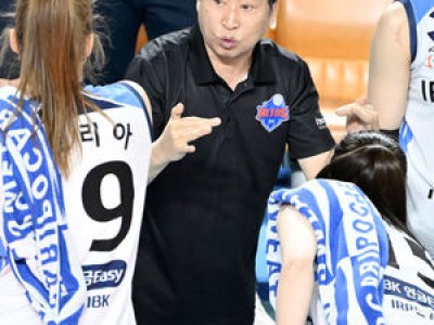 IBK기업은행 김호철 감독 한국도로공사에 3연패 당해