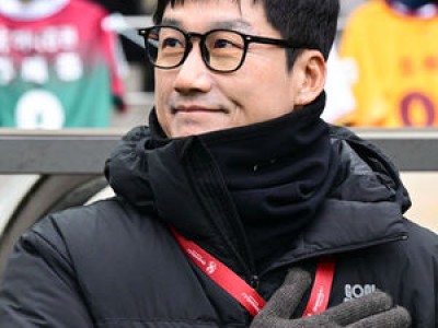 이정효 감독 영입에 수원삼성 이적 시장 빠르게 움직여
