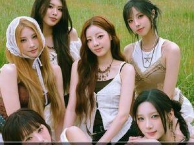 퍼플키스 초여름 감성으로 눈길 끌어